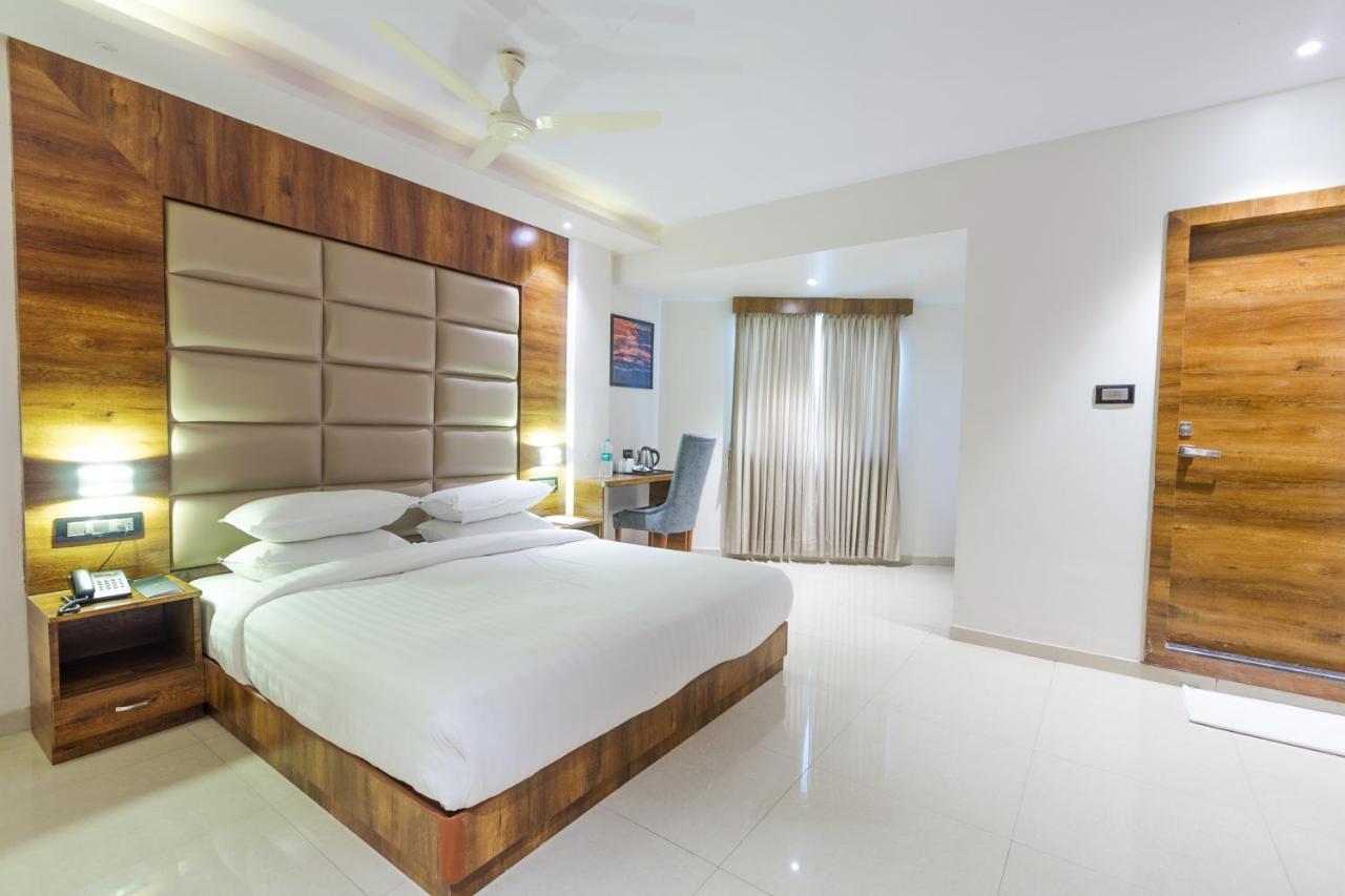 Aura One Hotel Kochi Eksteriør bilde